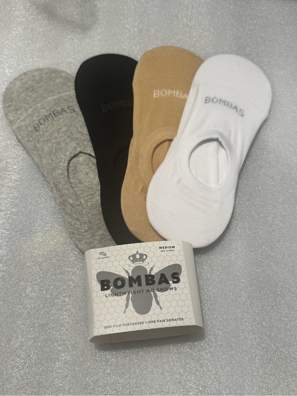 10 New 4-Pack Bombas Women's No Show Socks Medium Black White Tan Grey